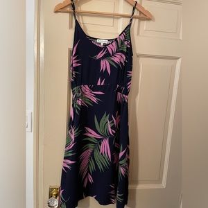 Casual printed summer dress in size 2 (fits like a 0)